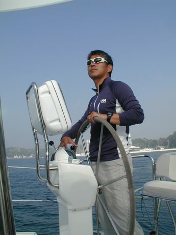 操船中の白石さん、海が似合う男です! 操船中の白石さん、海が似合う男です!