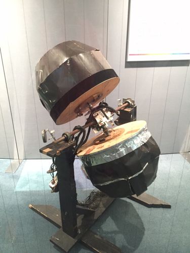 高校2年生の文化祭で公開された2号機。ドームの直径は3メートル。星の数は1万6千個!