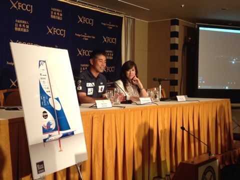 日本外国特派員協会での記者会見。海外のメディアからも注目されている。